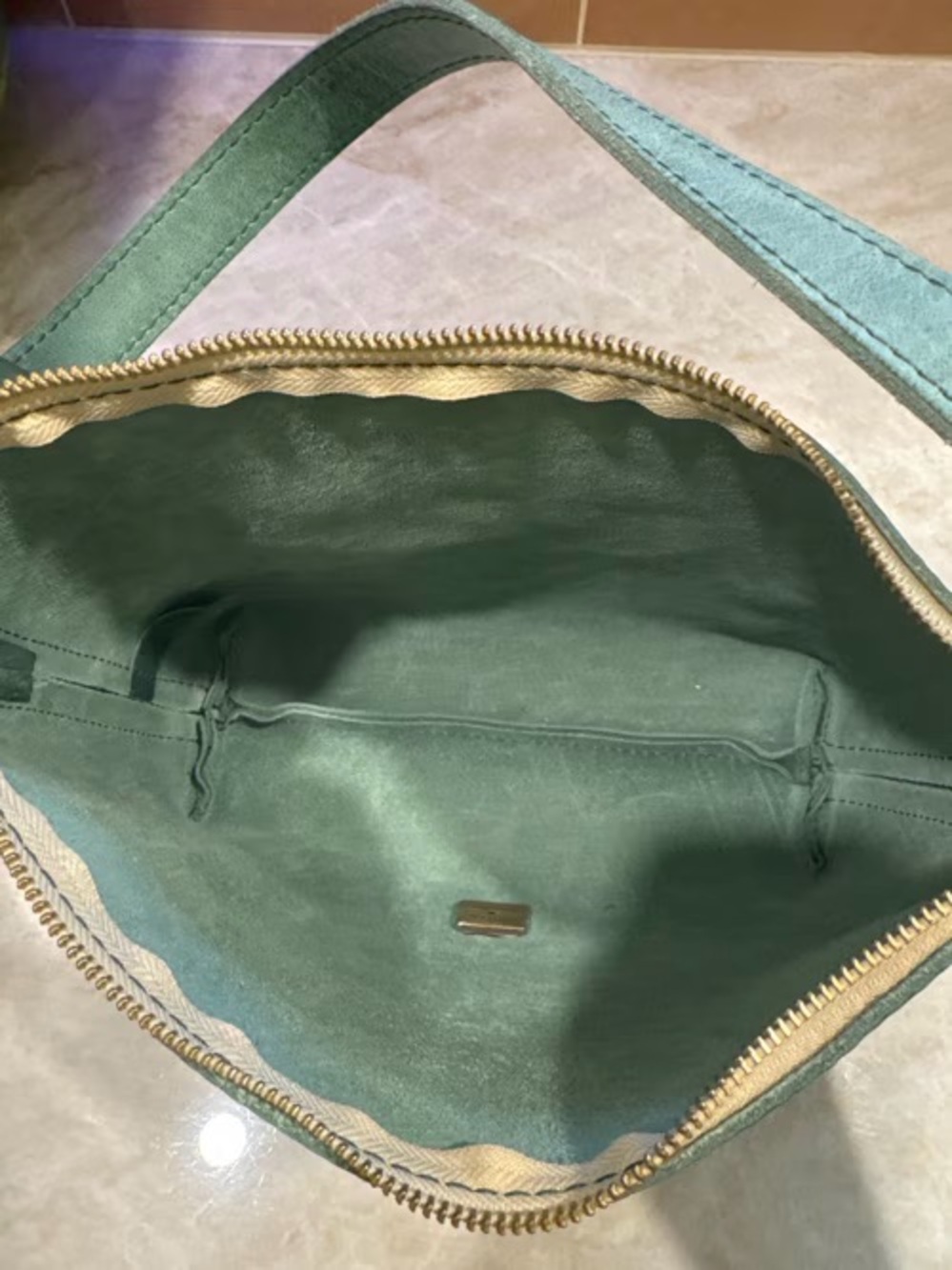 Portland Leather Co Slouchy Shoulder Bag - Picture 5 of 5